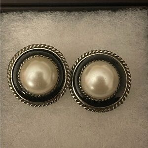Elegant Silver and Black Pearl Earrings